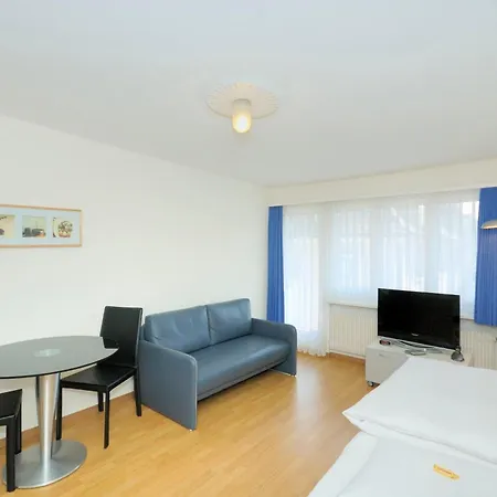 Lovely In The Center - Crown 44 Zurigo