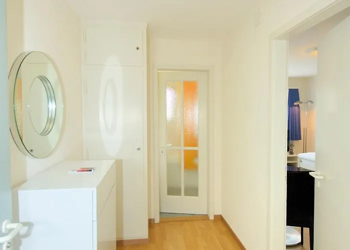 Lovely In The Center - Crown 44 Apartament *